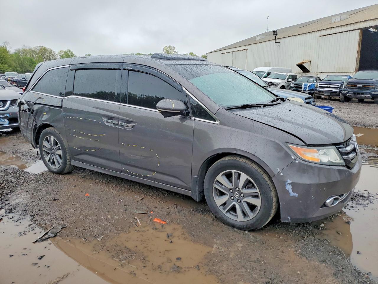 2016 Honda Odyssey Touring - Image 4