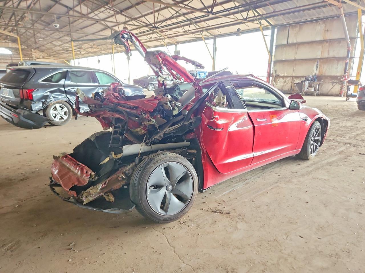 2020 Tesla Model 3 - Фото 3