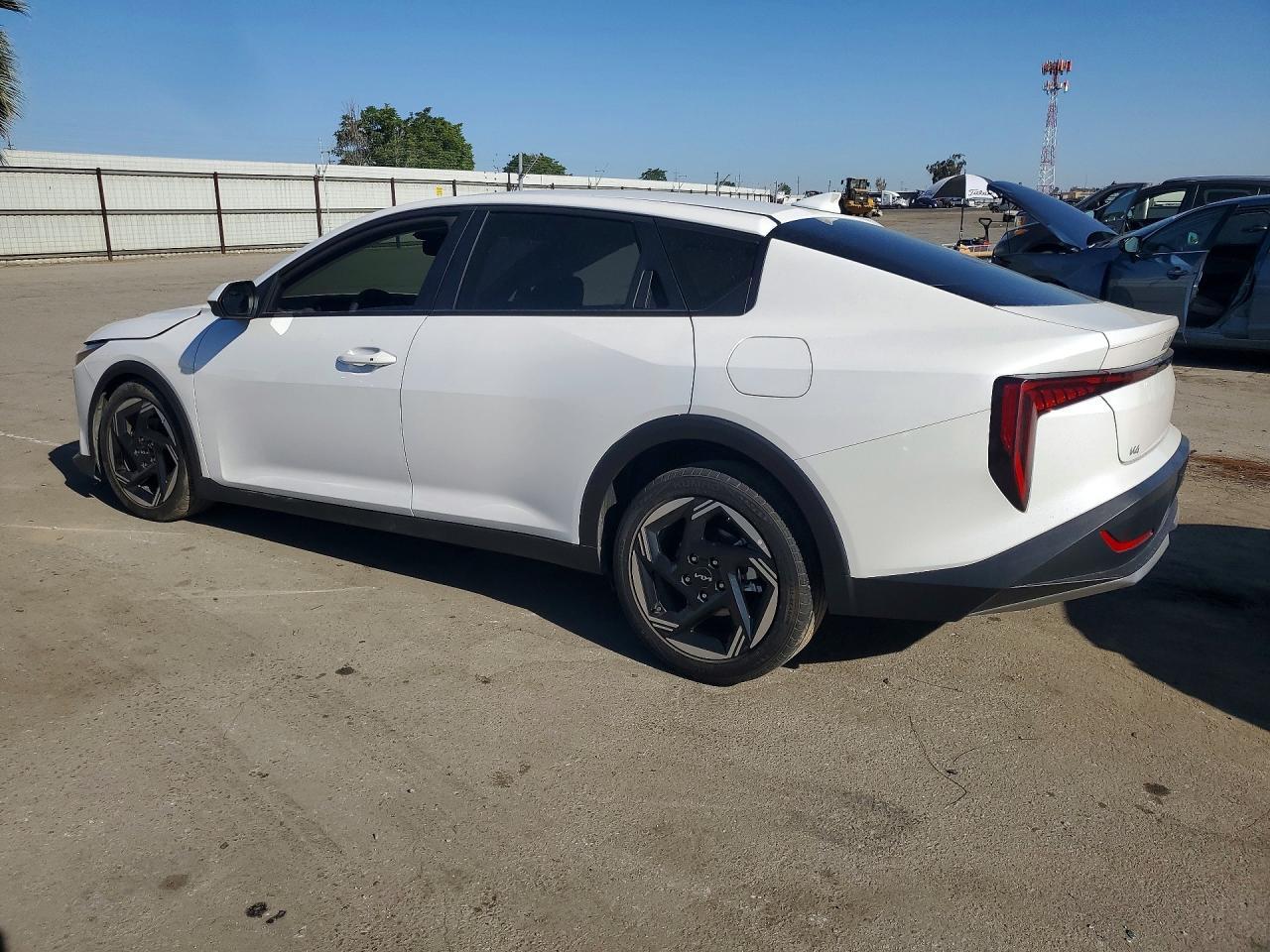 2025 Kia K4 Ex - Image 2