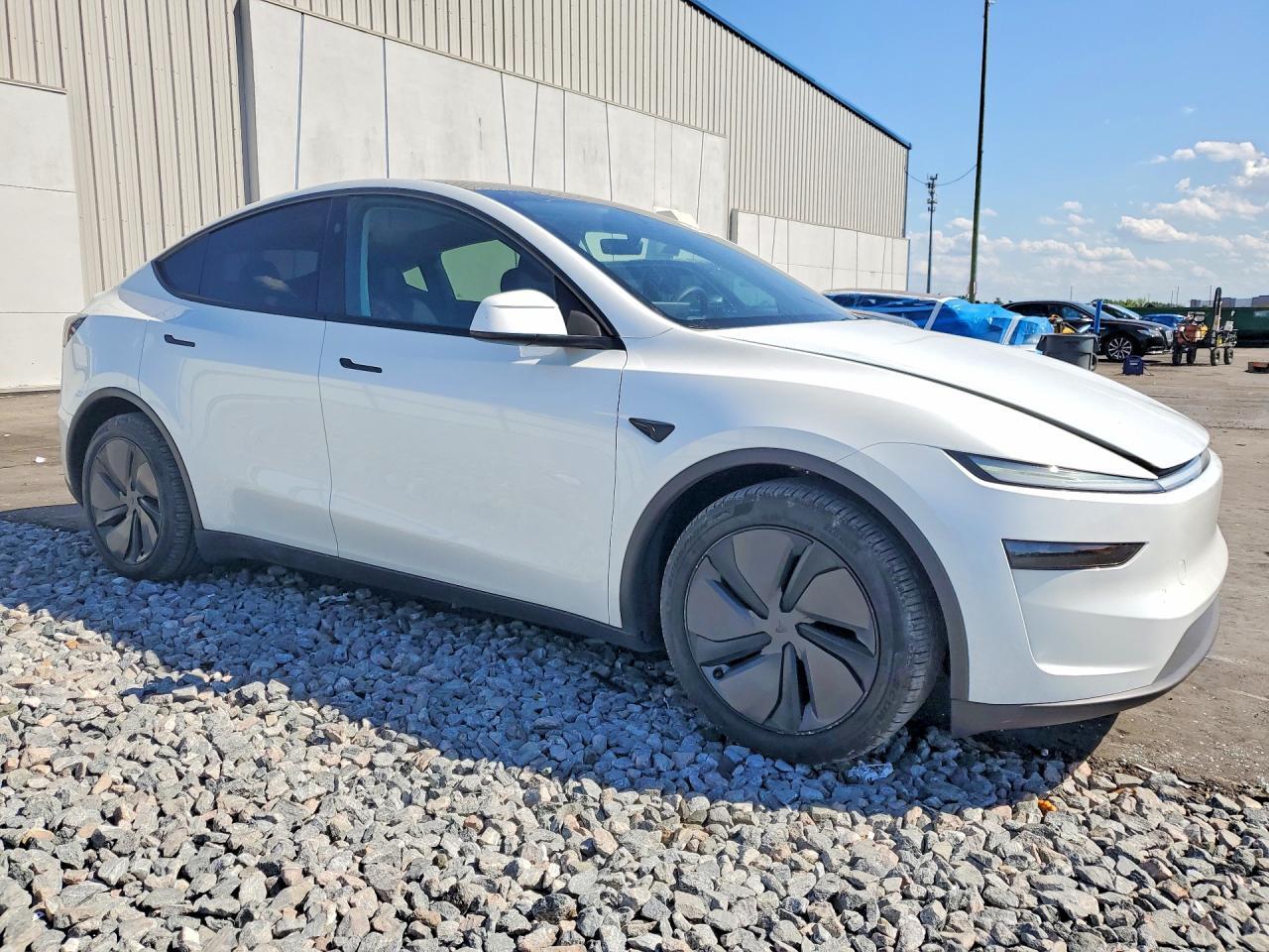 2026 Tesla Model Y - Image 4
