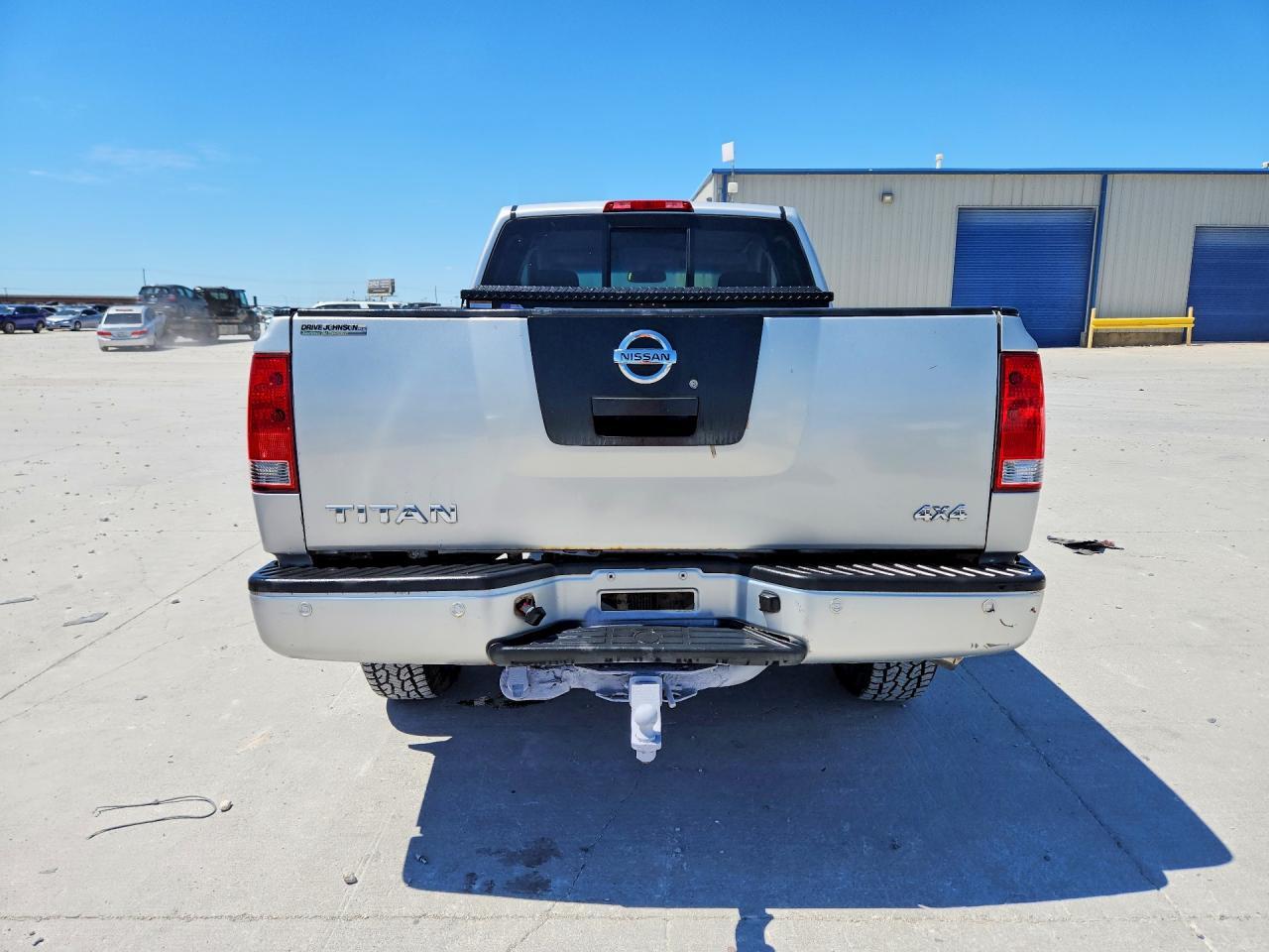 2008 Nissan Titan Xe - Image 6