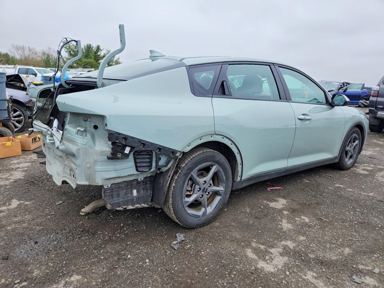 2025 Kia K4 Lxs - Image 3