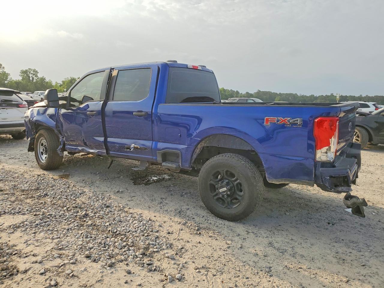 2026 Ford F250 Super Duty - Фото 2
