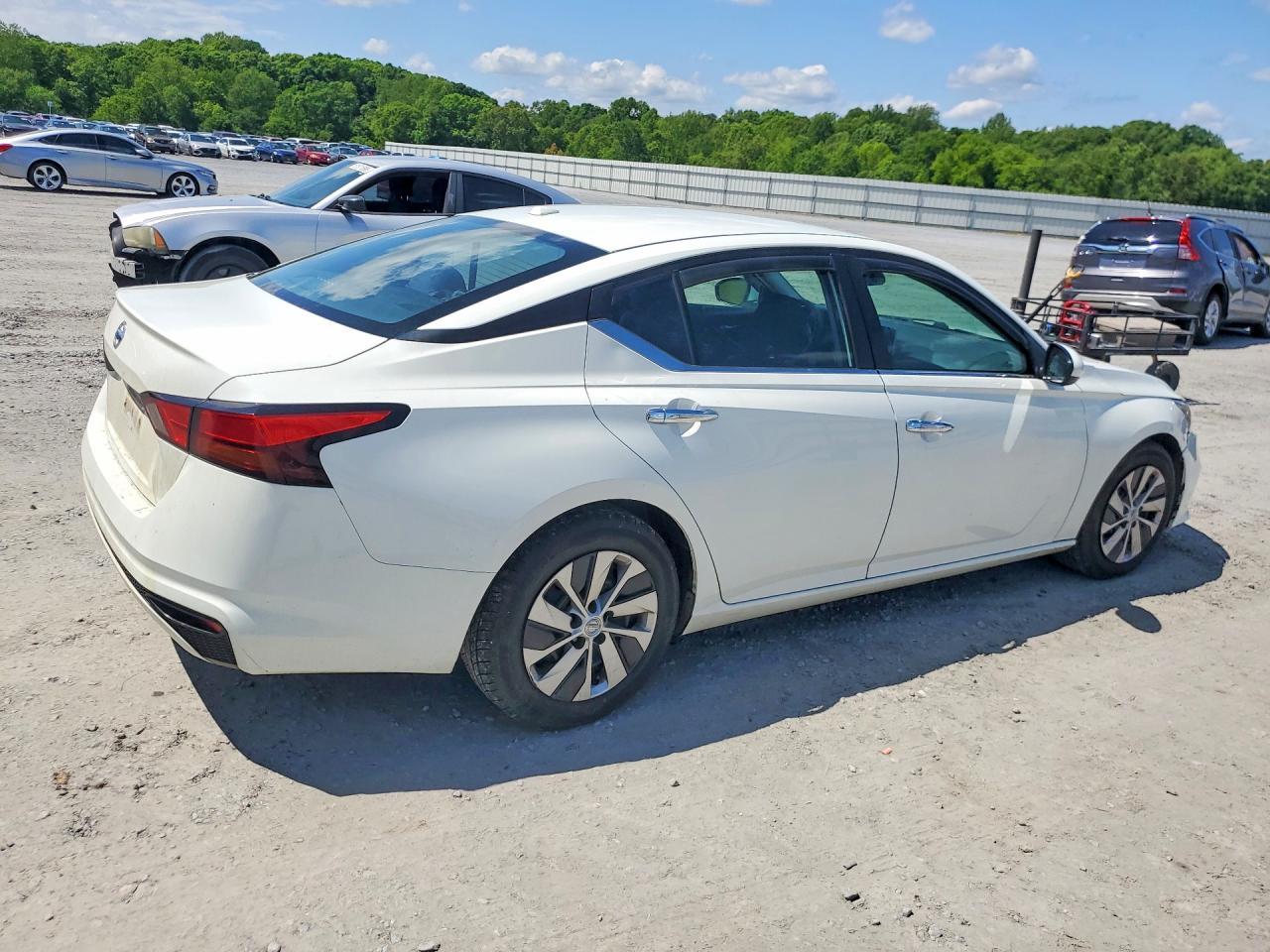 2020 Nissan Altima S - Image 3
