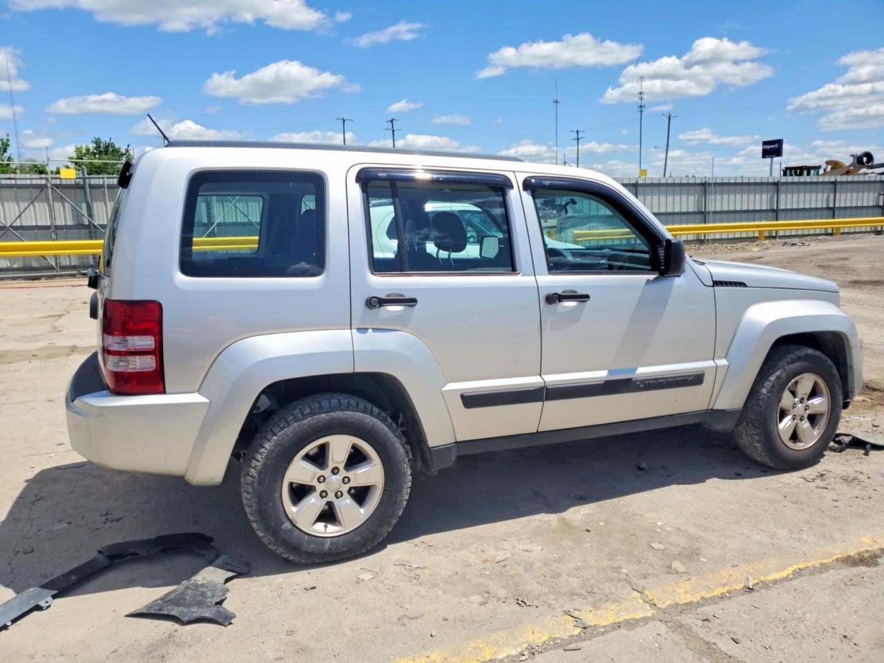 2012 Jeep Liberty Sport - Фото 3