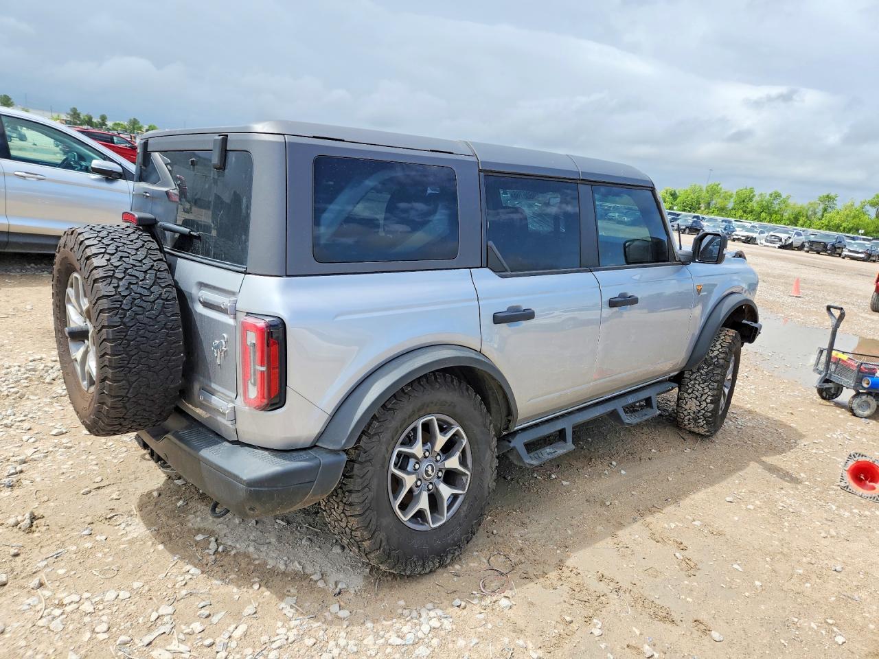 2023 Ford Bronco Base - Фото 3