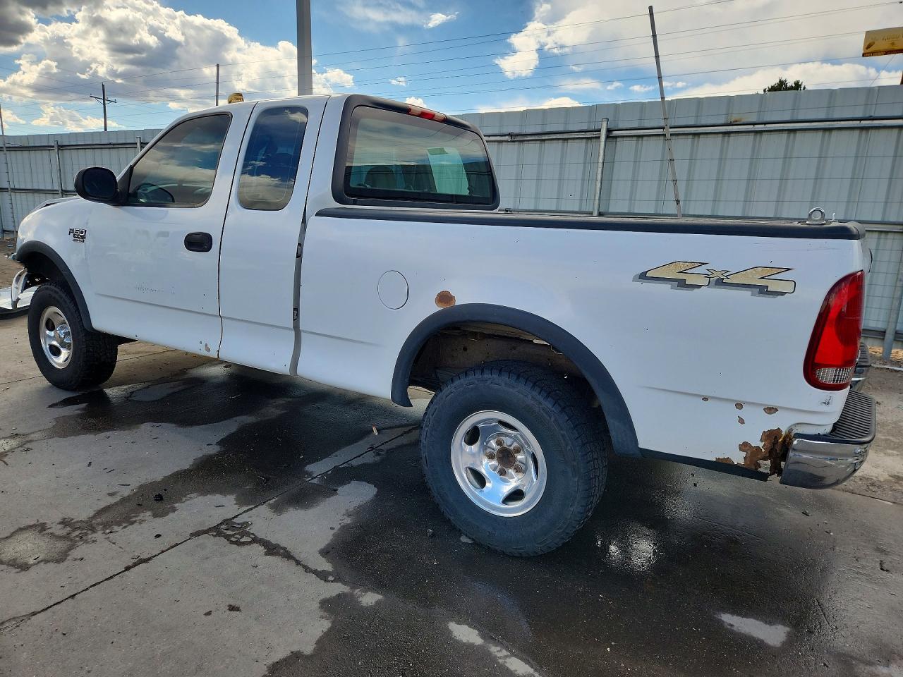 2001 Ford F150 - Image 2