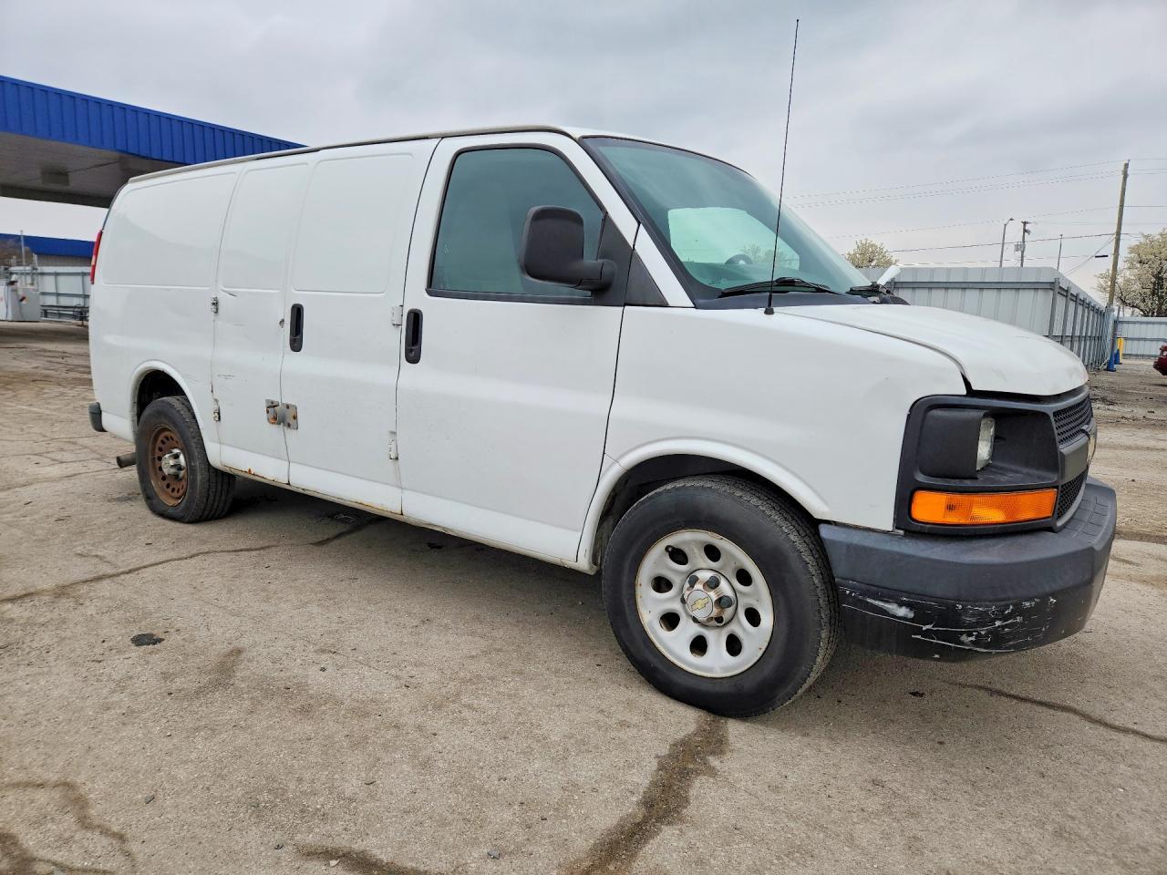 2014 Chevrolet Express 1500 Cargo Delivery Van - Фото 4