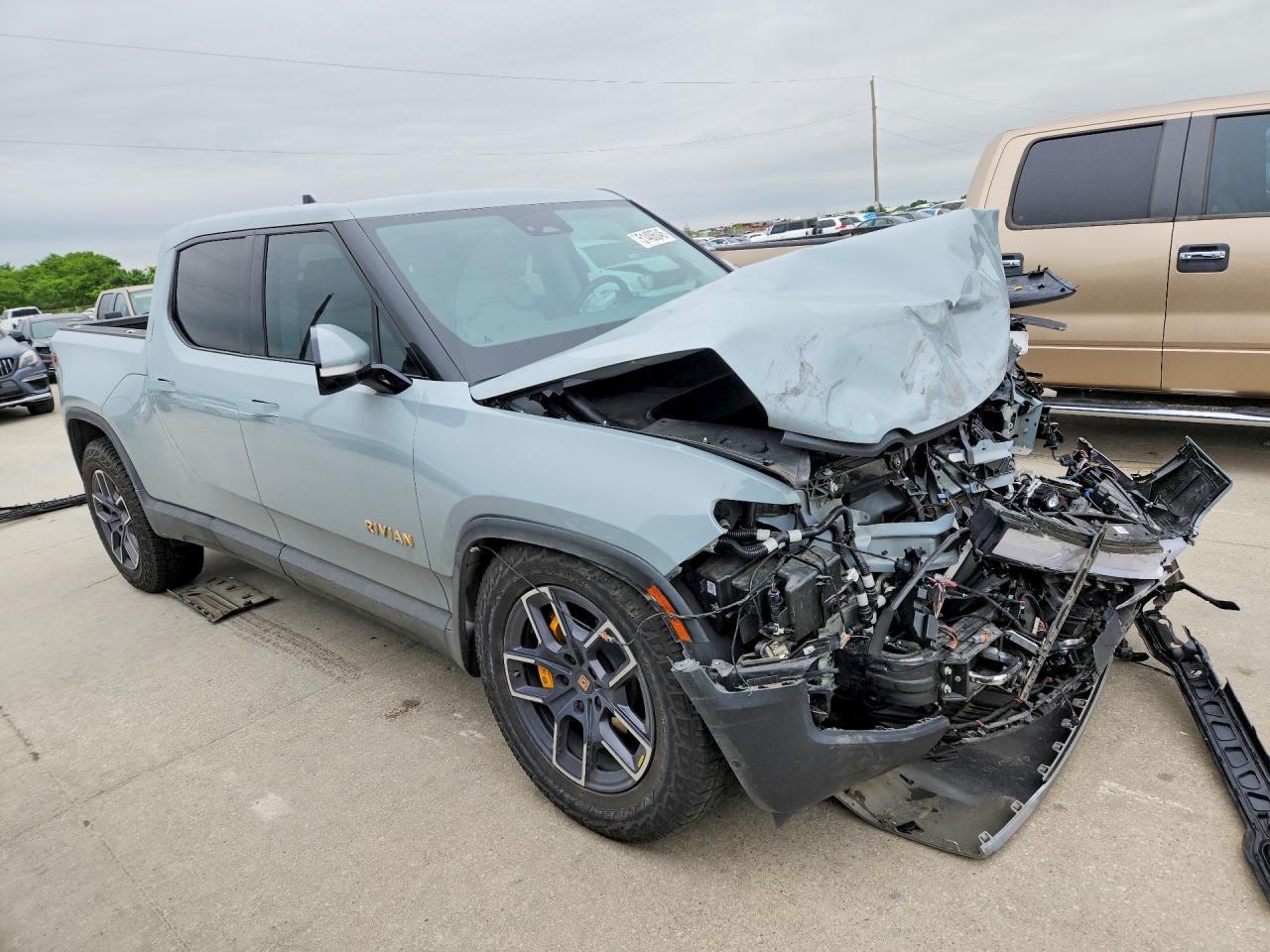 2022 Rivian R1T Adventure - Фото 4