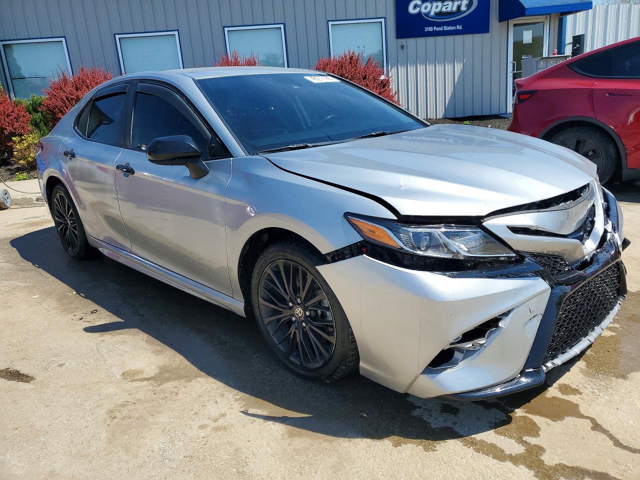 2020 Toyota Camry Se Nightshade - Фото 4