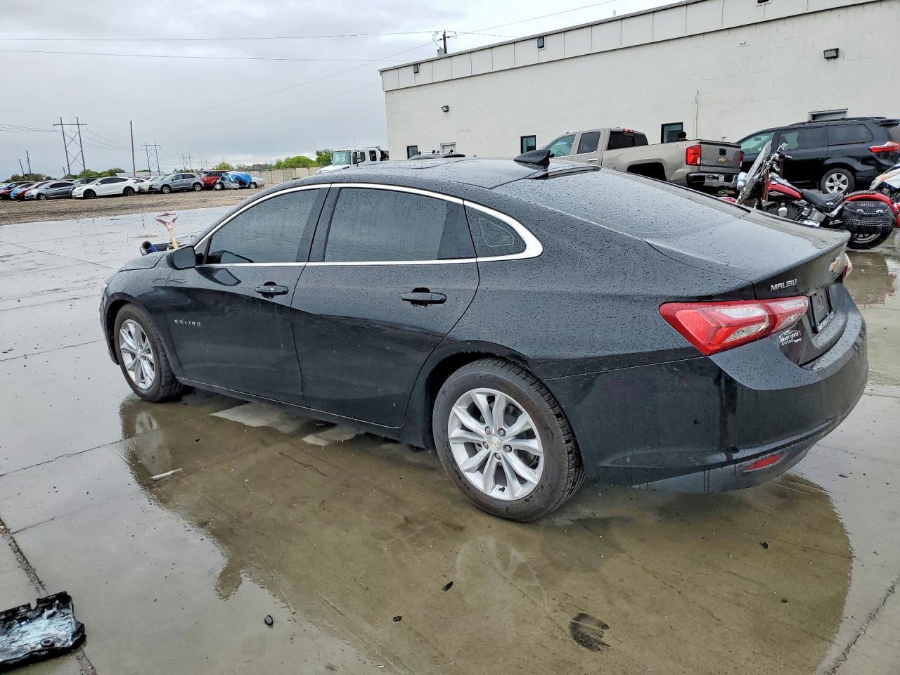2022 Chevrolet Malibu Lt - Image 2