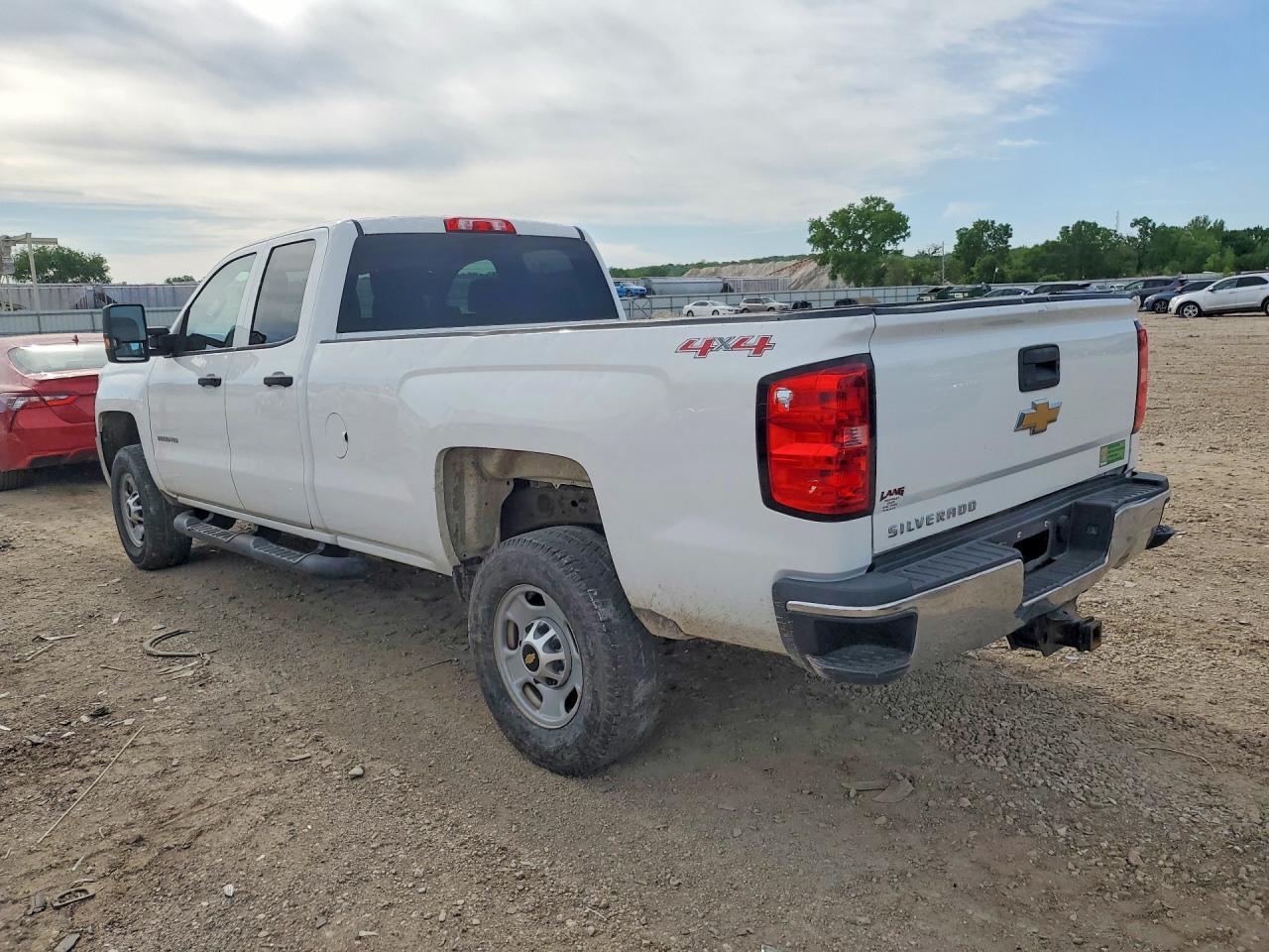 2015 Chevrolet Silverado K2500 Heavy Duty - Фото 2