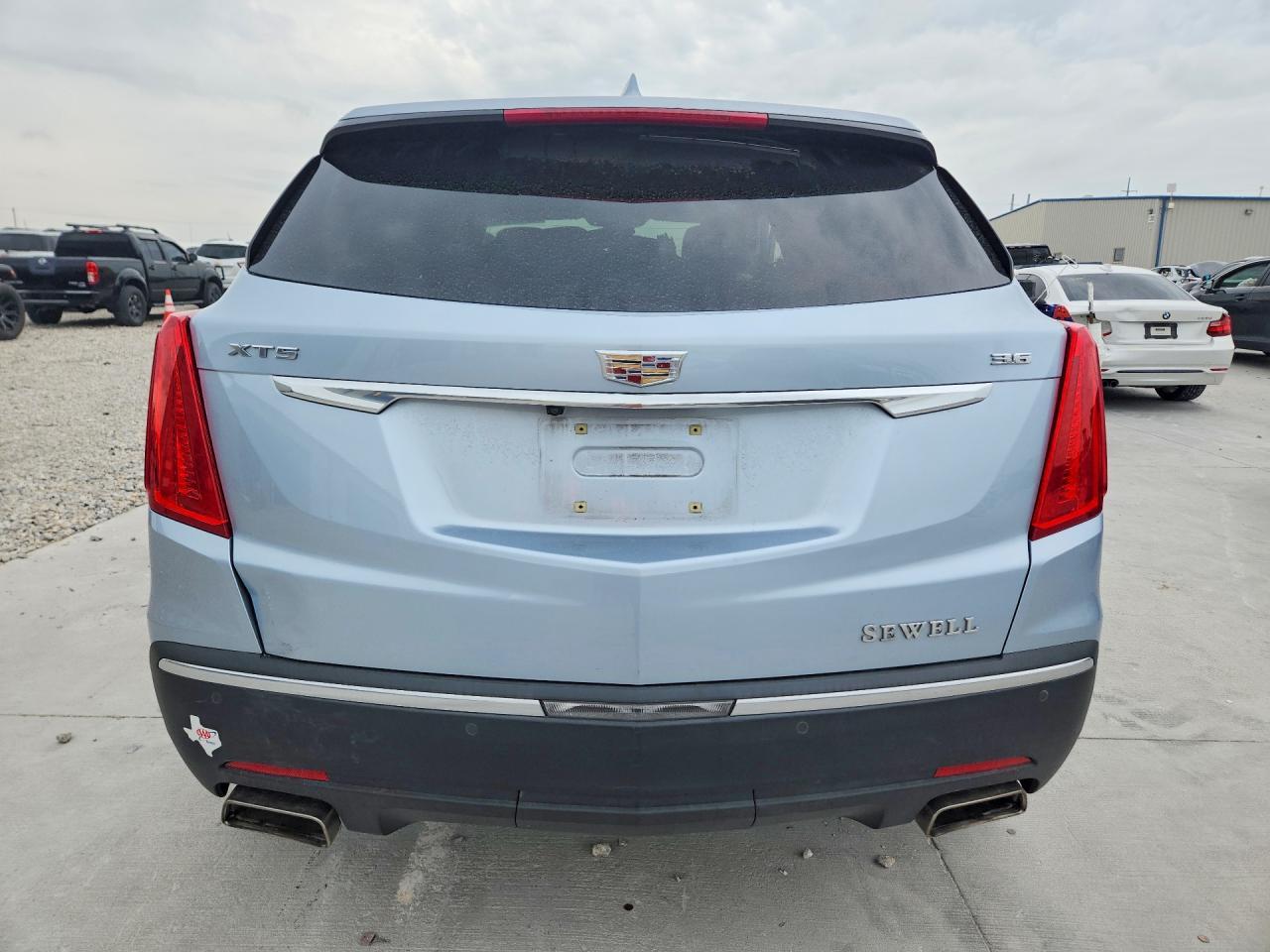 2017 Cadillac Xt5 Luxury - Image 6