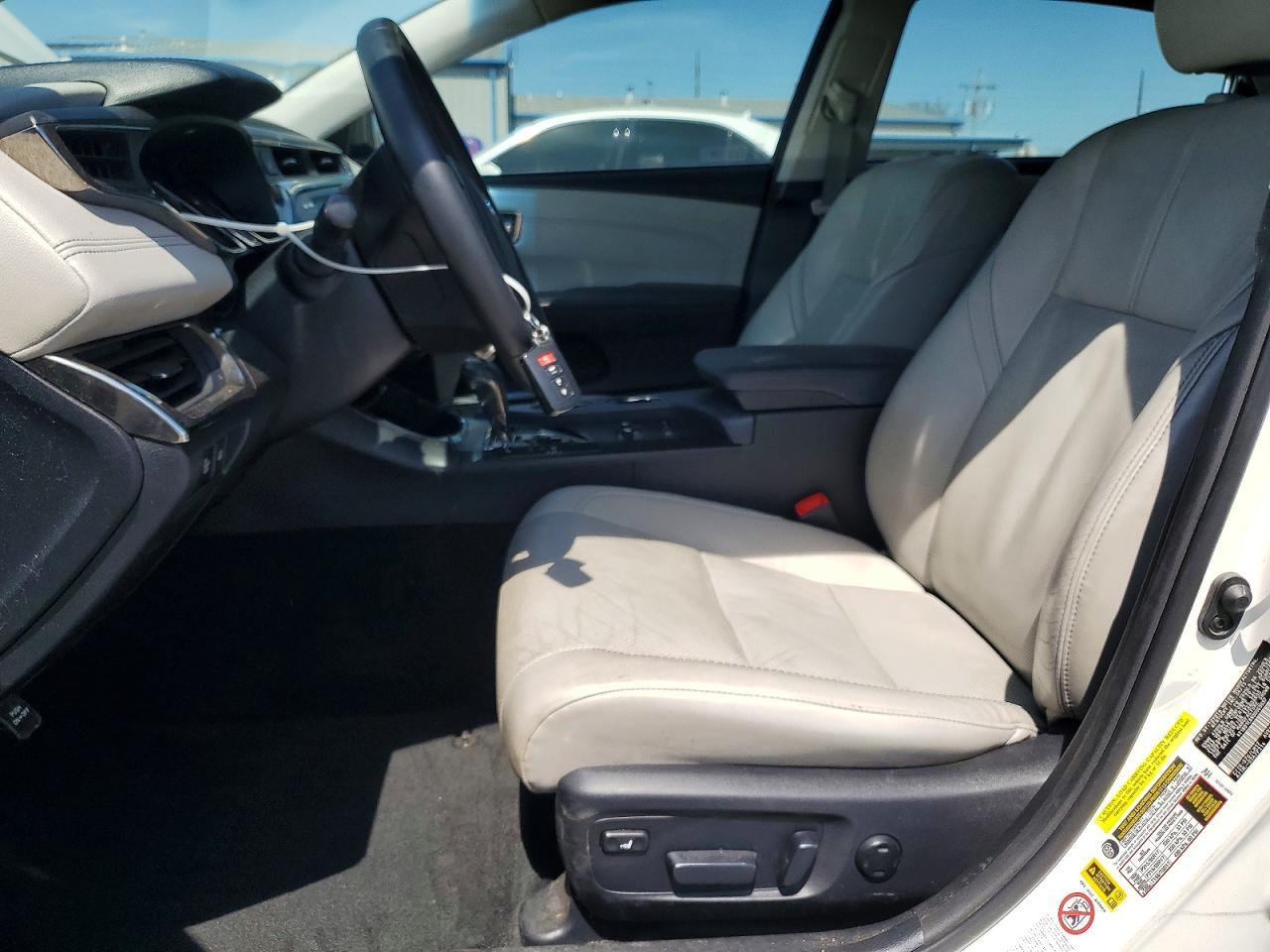 2013 Toyota Avalon Hybrid Limited - Image 7