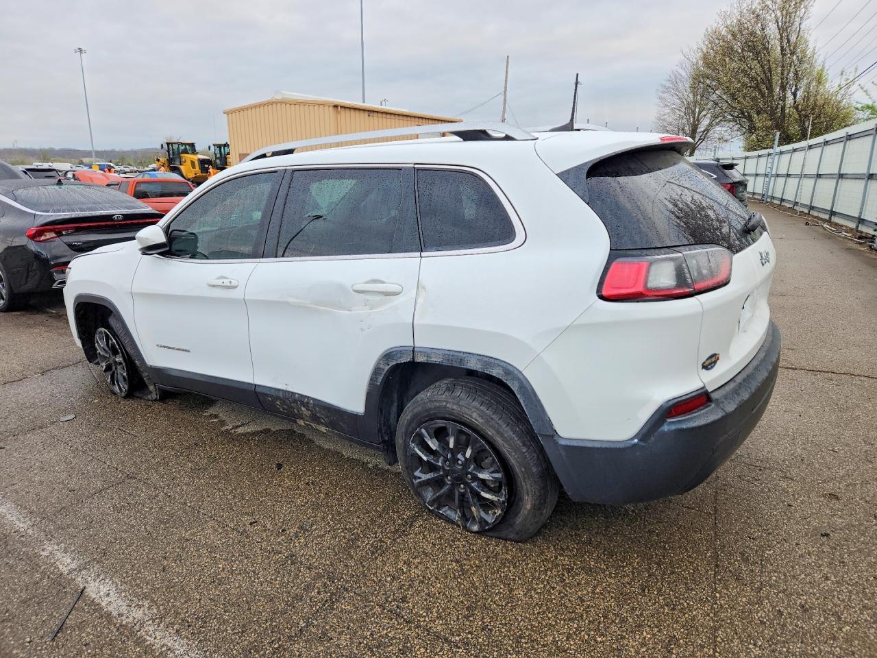 2019 Jeep Cherokee Latitude Plus - Image 2