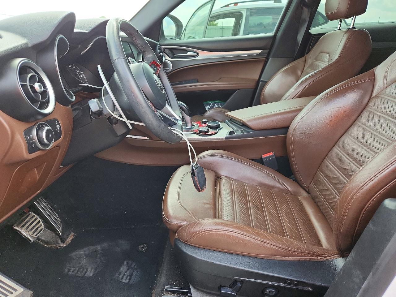 2018 Alfa Romeo Stelvio Ti Sport - Image 7