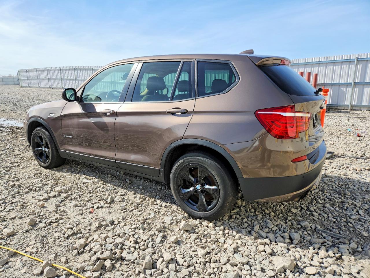2011 BMW X3 xDrive28I - Image 2