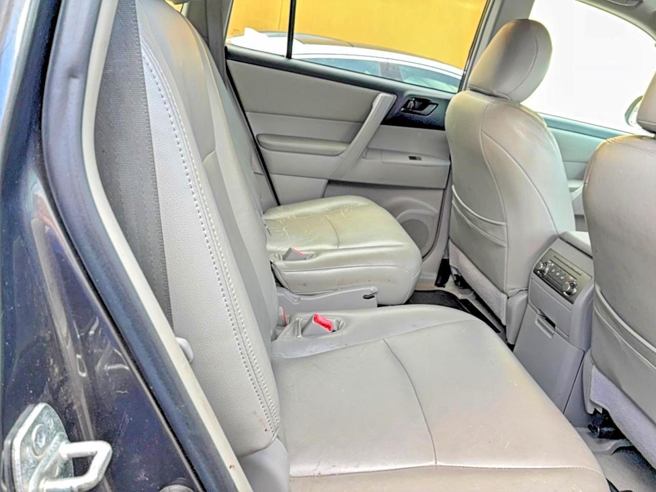 2010 Toyota Highlander Base - Фото 6