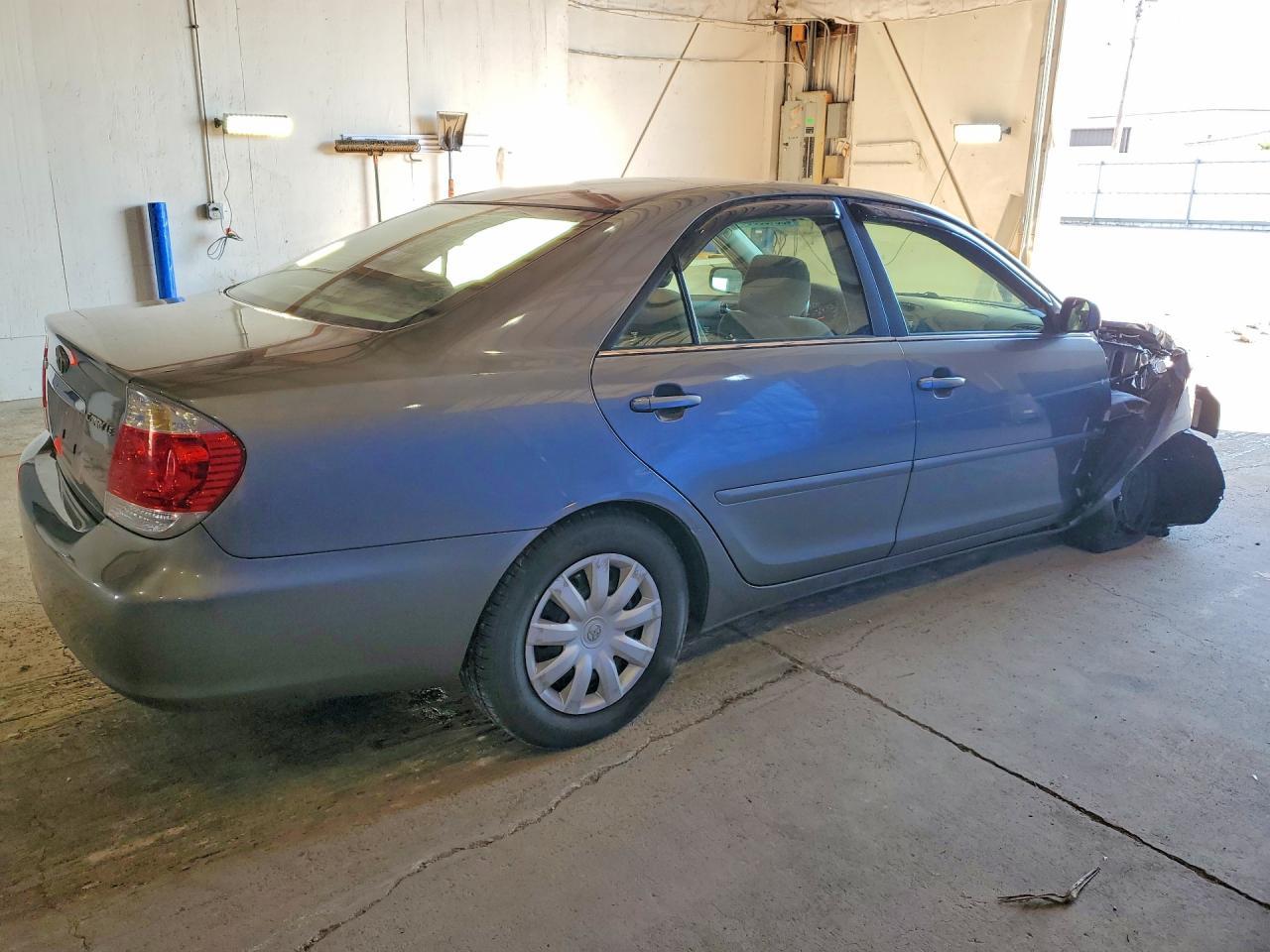 2005 Toyota Camry - Image 3