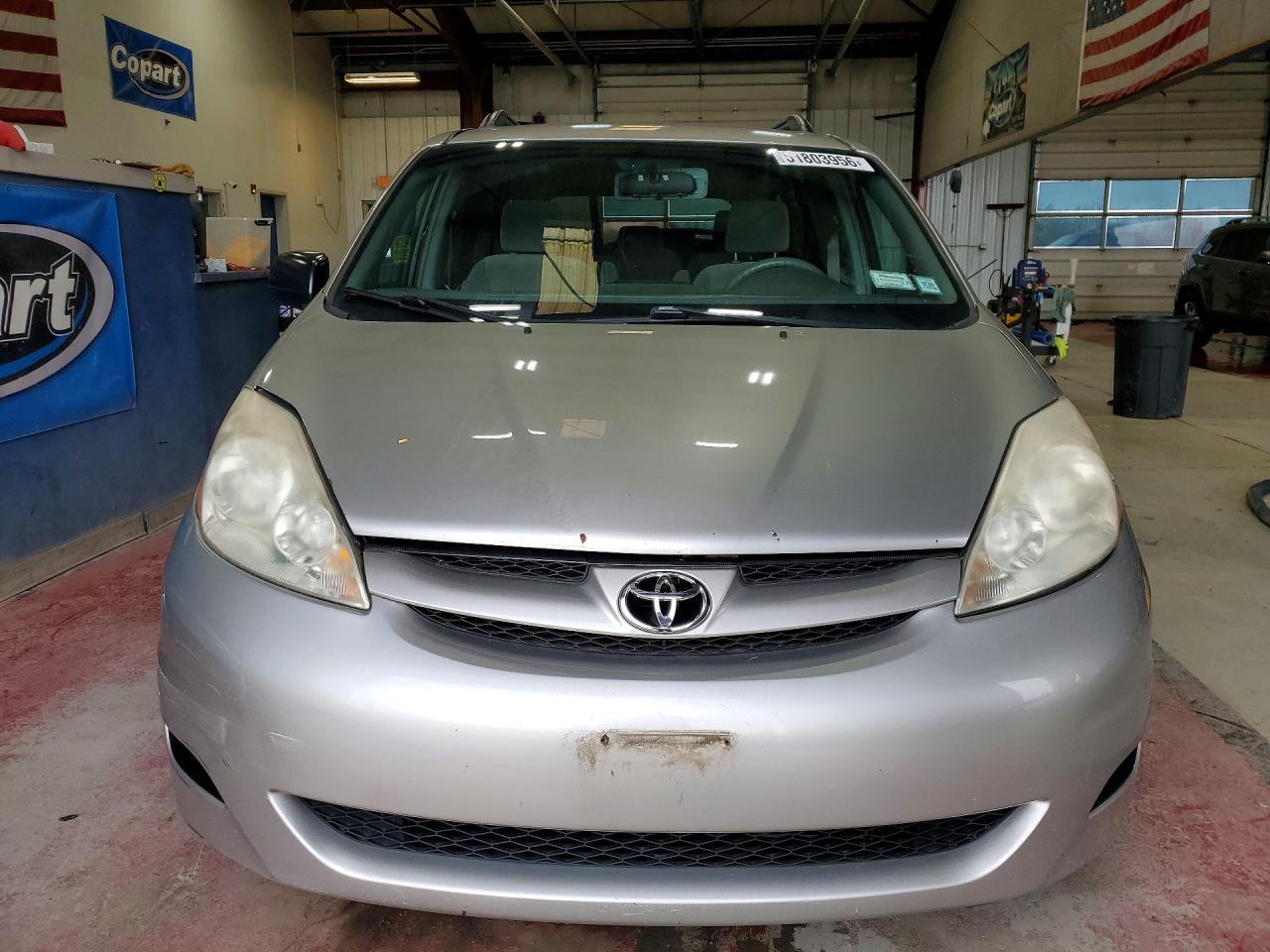 2008 Toyota Sienna Le 8-Passenger - Image 5