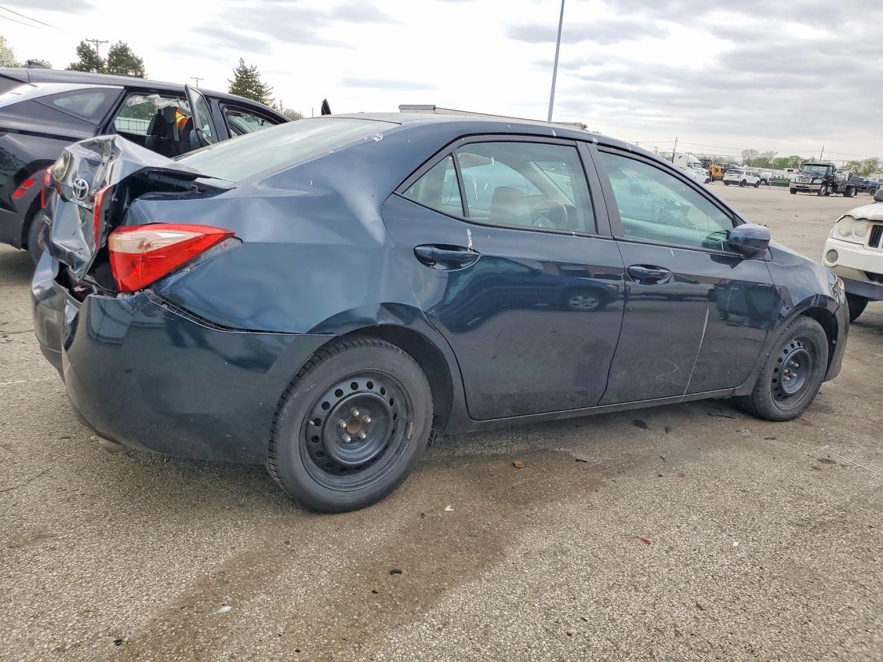 2017 Toyota Corolla Le - Фото 3