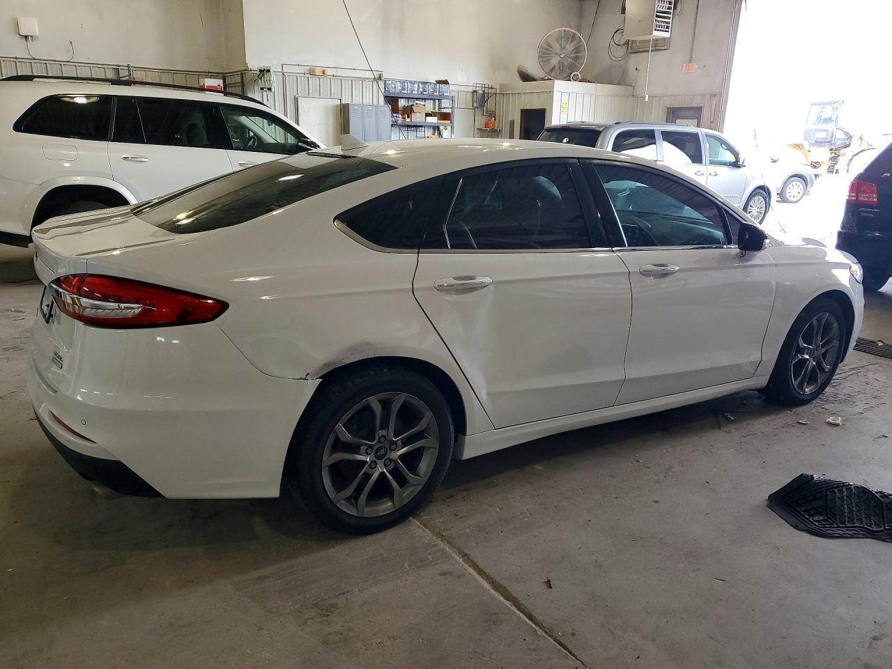 2020 Ford Fusion Sel - Фото 3