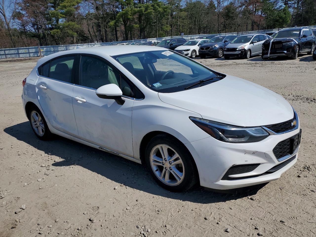 2017 Chevrolet Cruze Lt - Image 4