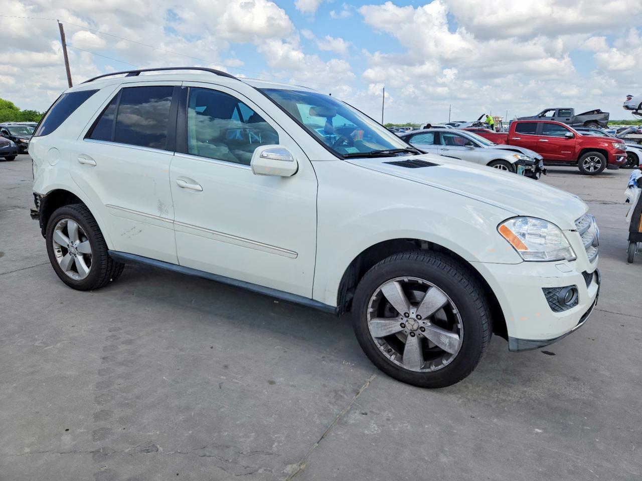 2010 Mercedes Benz Ml 350 4Matic - Image 4