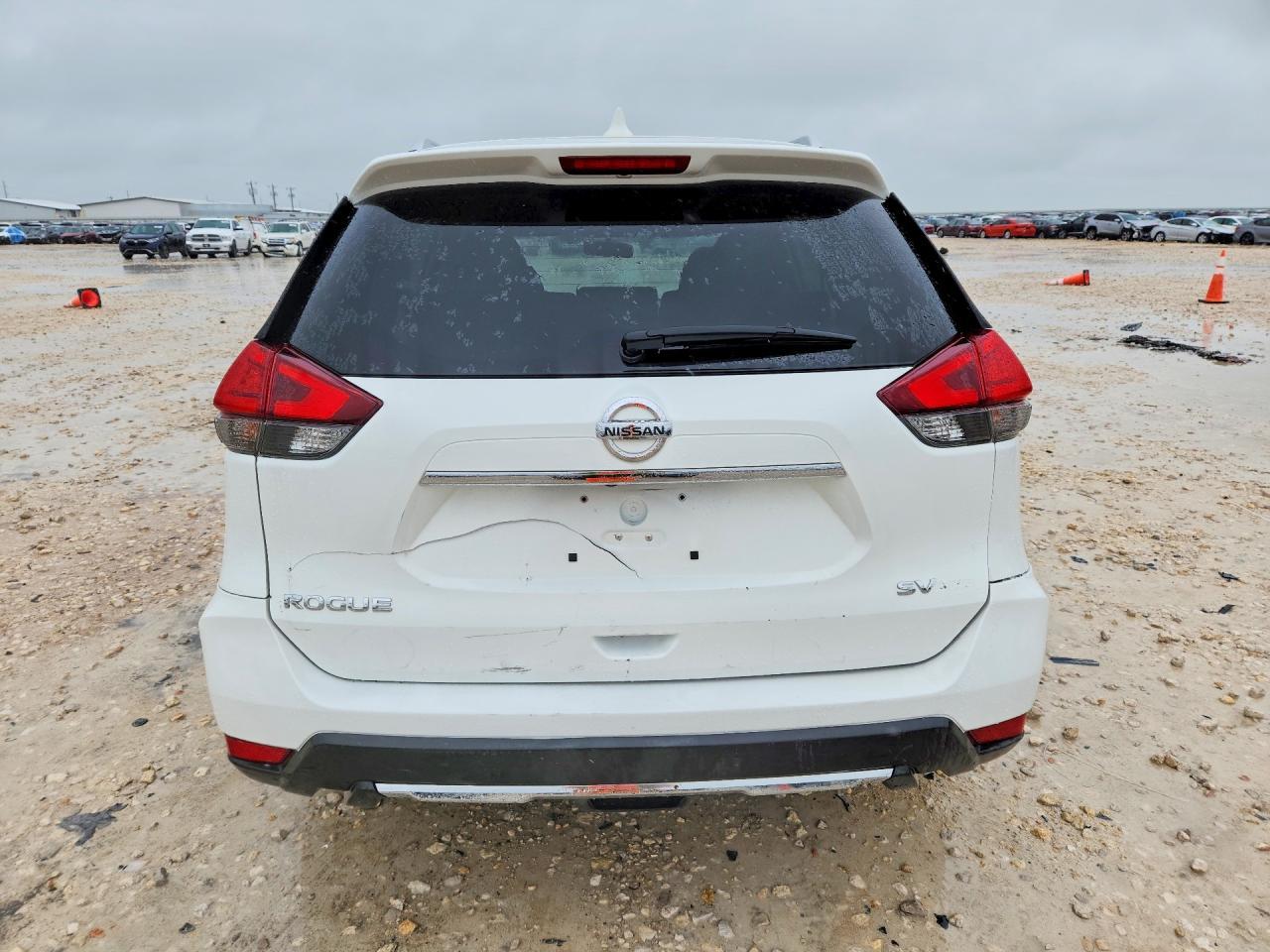 2017 Nissan Rogue Sv - Image 6