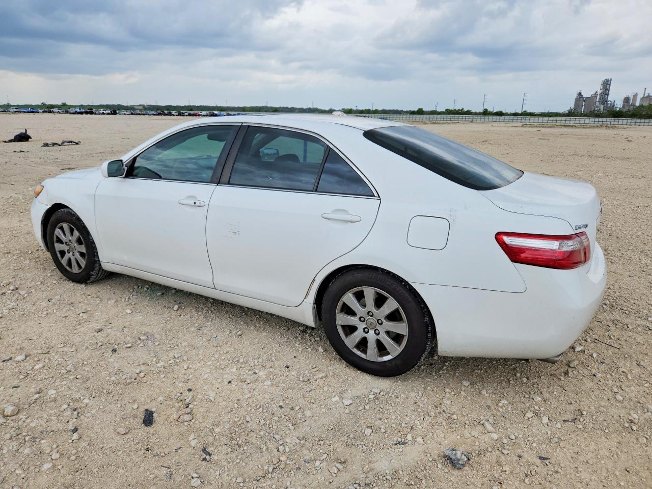 2009 Toyota Camry - Image 2