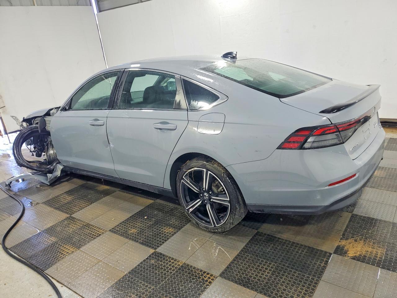 2023 Honda Accord Hybrid Sport - Image 2