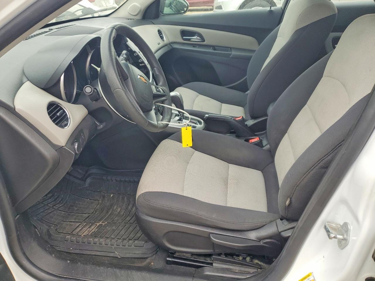 2015 Chevrolet Cruze Ls - Image 7