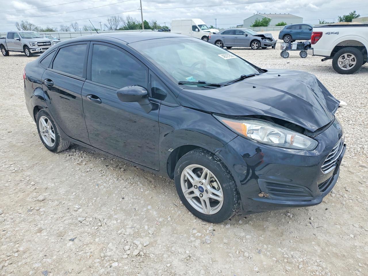 2018 Ford Fiesta Se - Фото 4