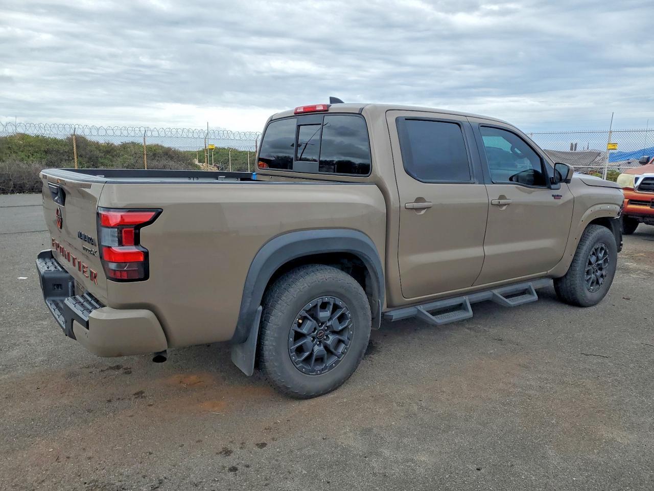 2022 Nissan Frontier Pro-X - Фото 3