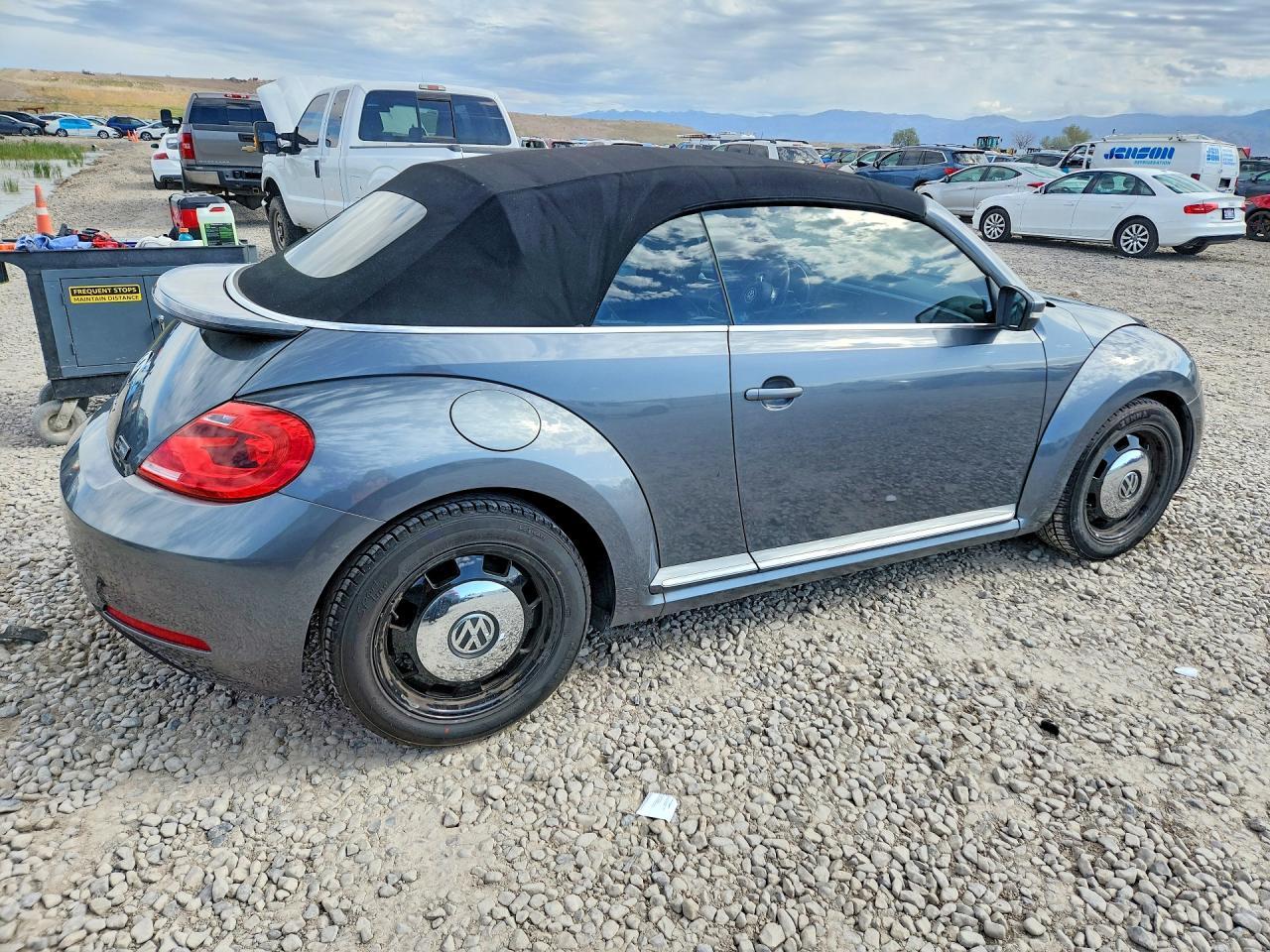 2013 Volkswagen Beetle - Фото 3