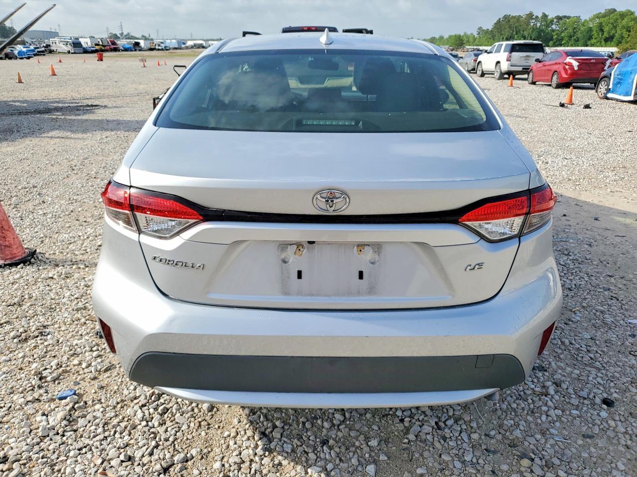 2022 Toyota Corolla Le - Image 6