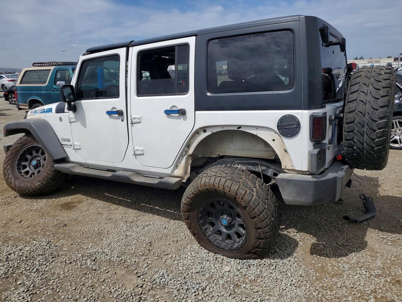 2017 Jeep Wrangler Unlimited Sport - Фото 2