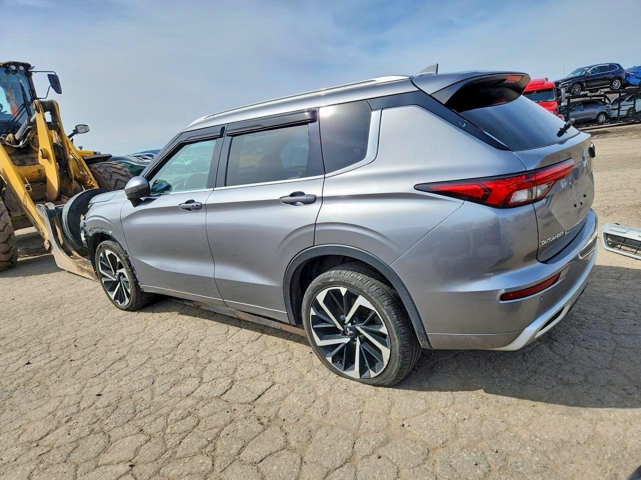 2022 Mitsubishi Outlander Sel - Фото 2