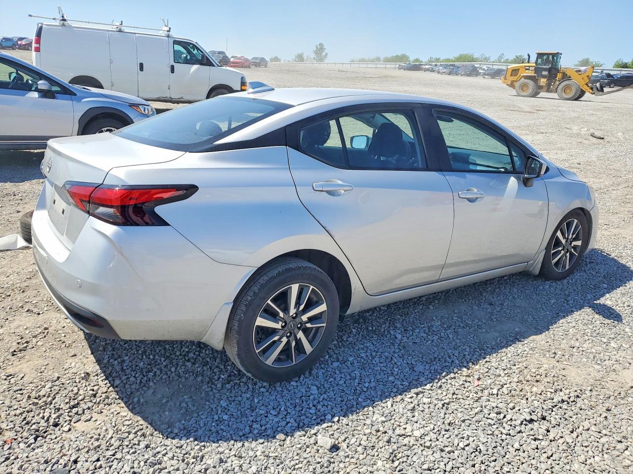 2025 Nissan Versa Sv - Фото 3