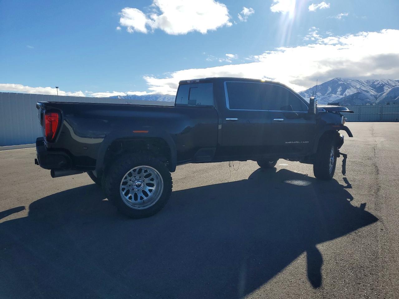 2021 GMC Sierra K3500 Denali - Image 3