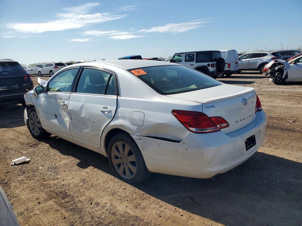 2005 Toyota Avalon Touring - Фото 2