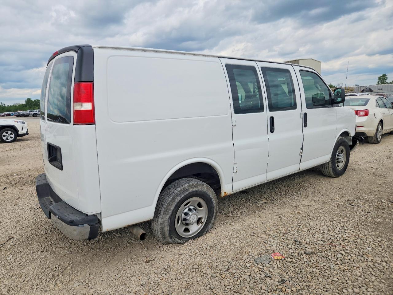 2016 Chevrolet Express G2500 - Image 3