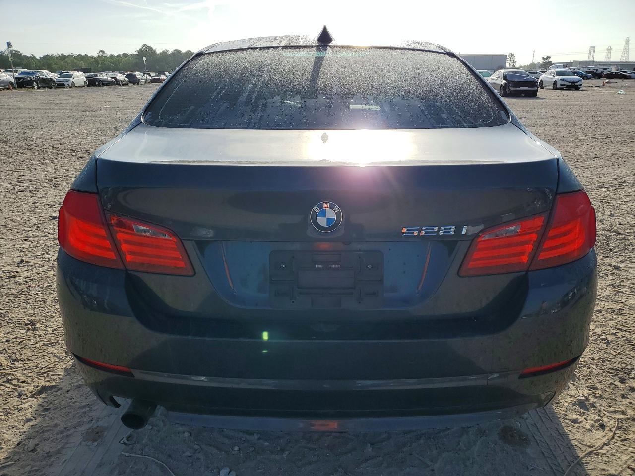 2012 BMW 528 Xi - Image 6