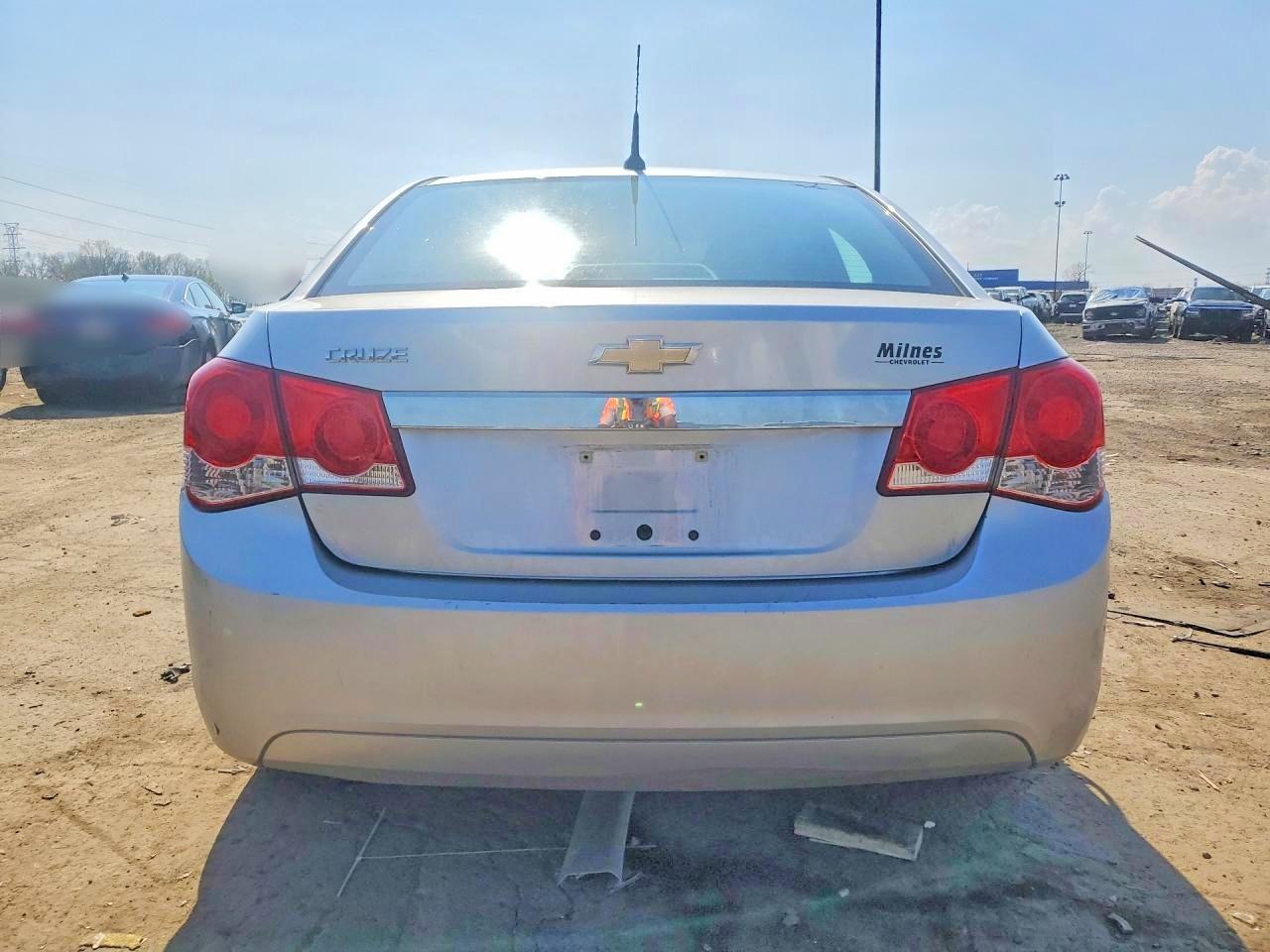 2014 Chevrolet Cruze Ls - Image 6