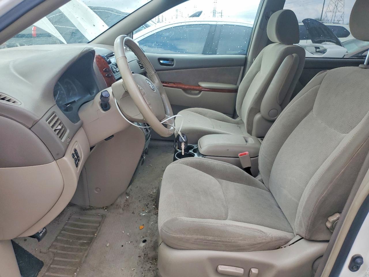 2004 Toyota Sienna Xle 7 Passenger - Image 7