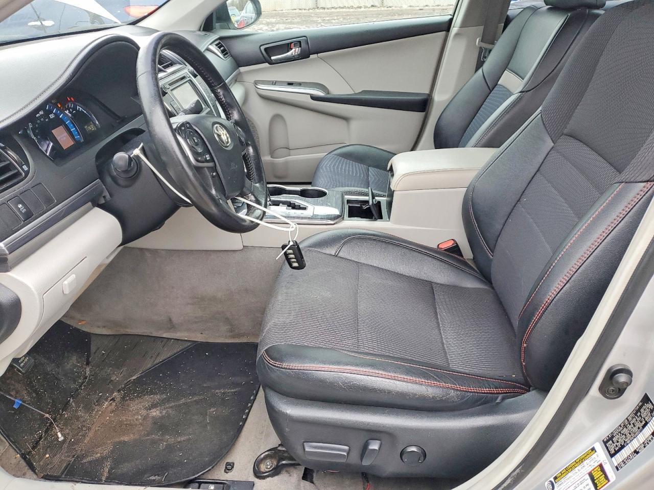 2012 Toyota Camry Hybrid Xle - Image 7
