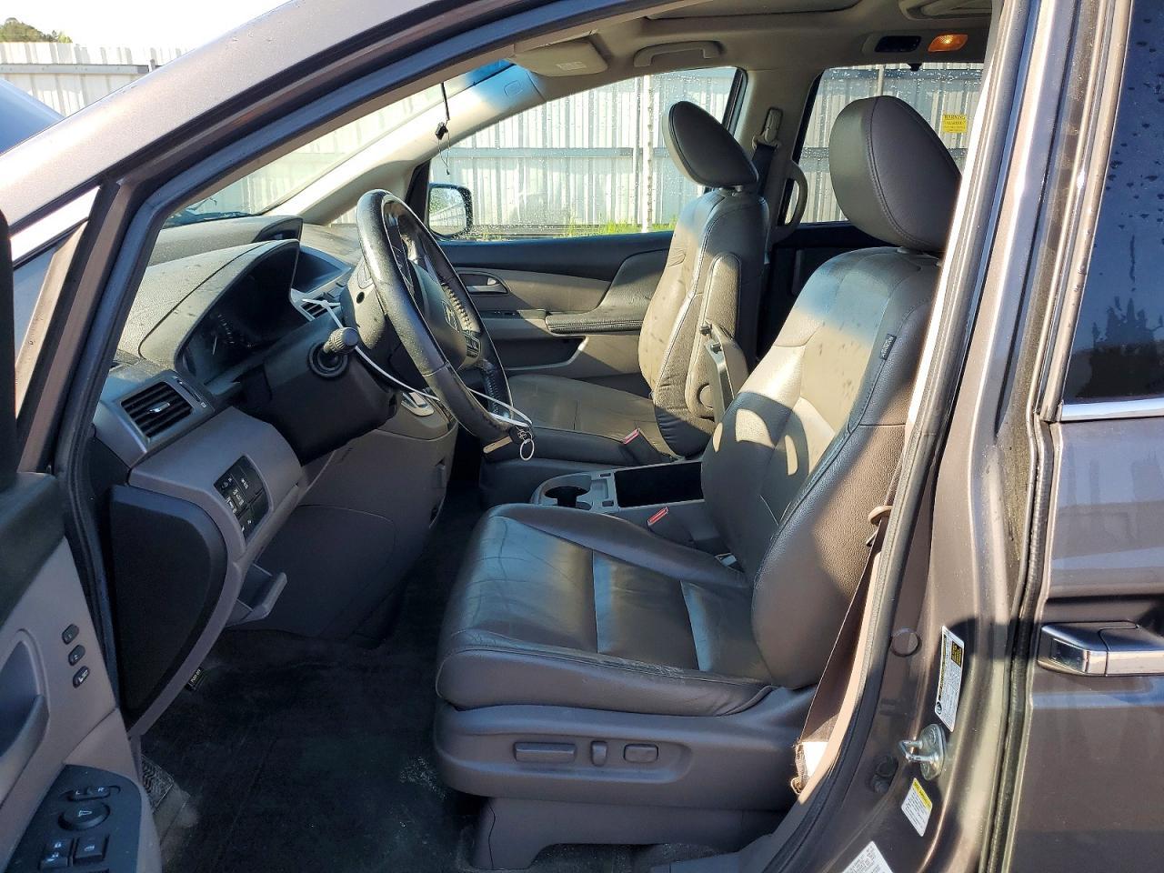 2013 Honda Odyssey Touring - Image 7