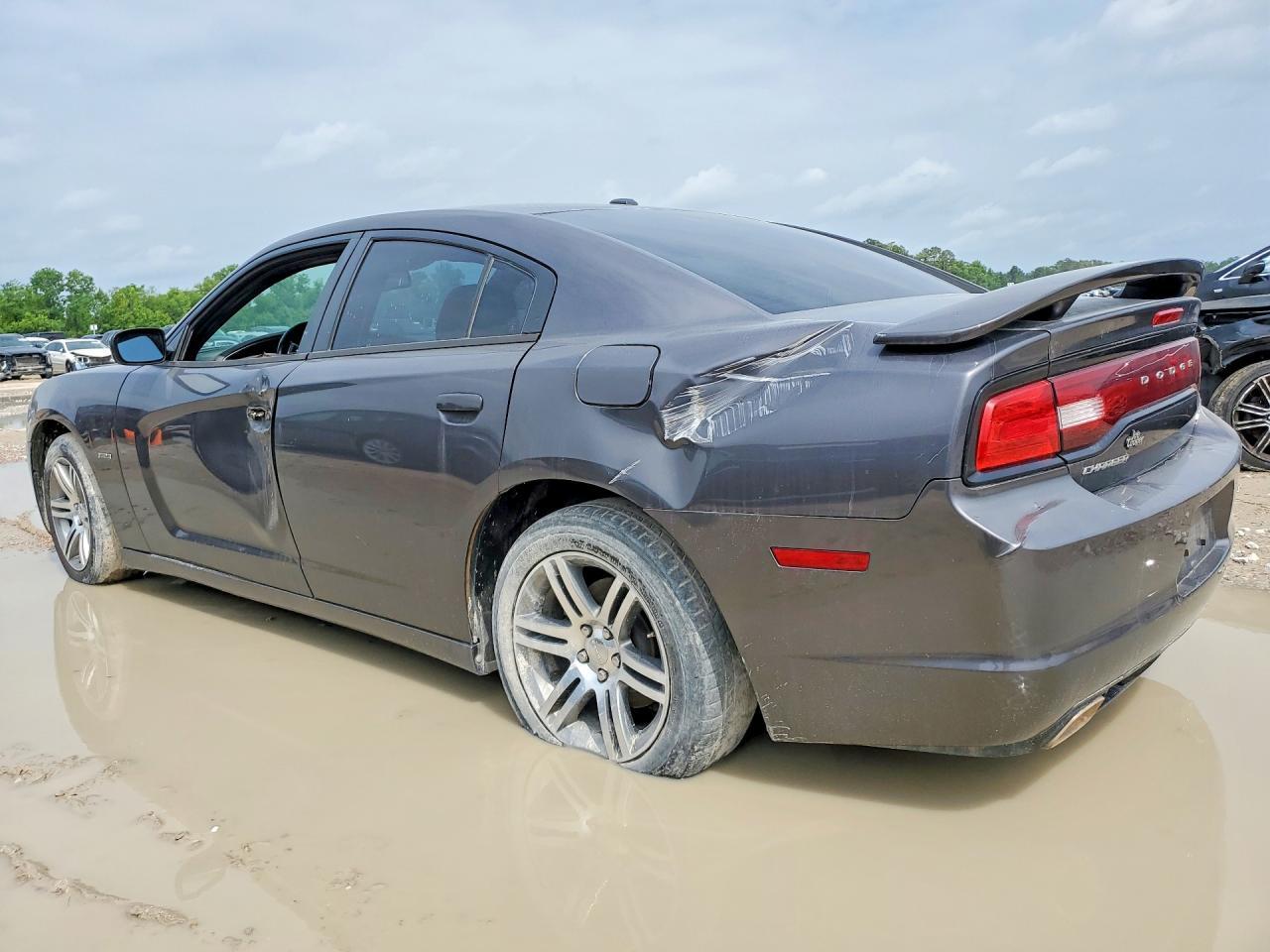 2013 Dodge Charger R - Image 2