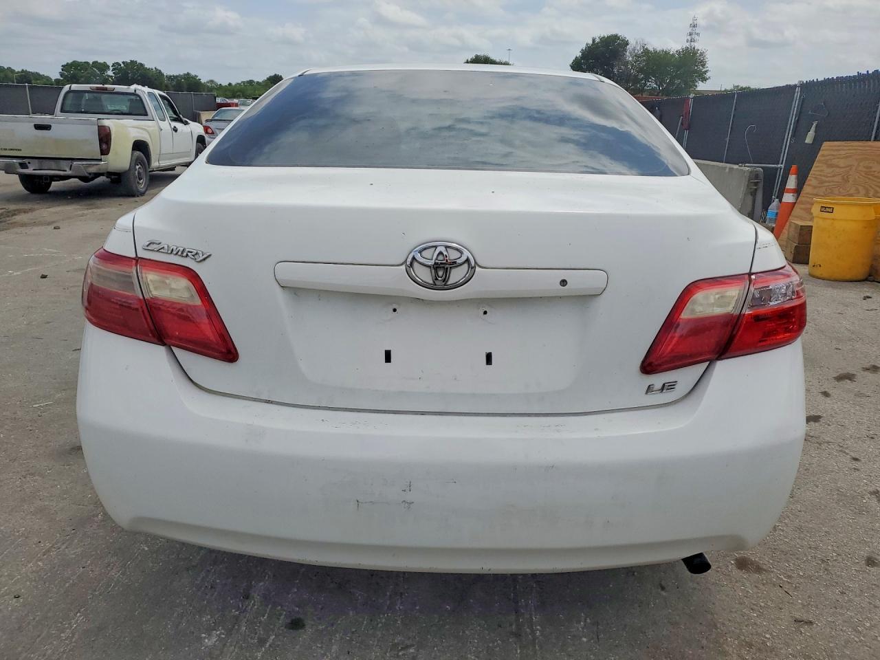 2009 Toyota Camry Le - Фото 6