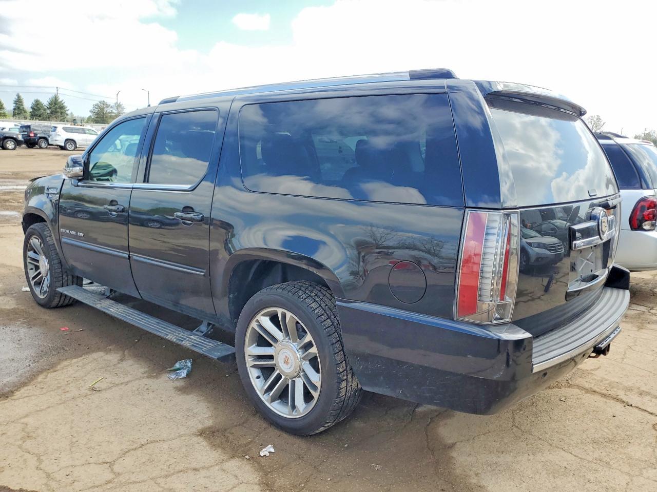 2013 Cadillac Escalade Esv Premium - Фото 2